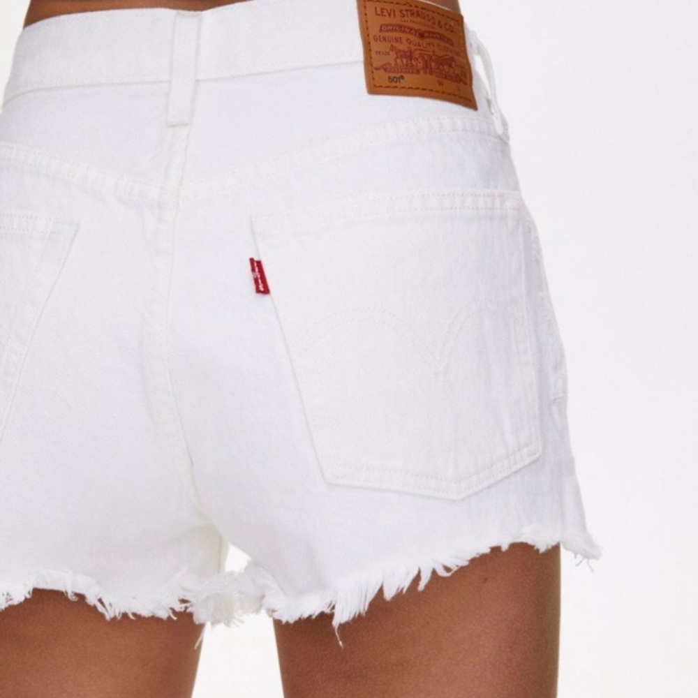 Aritzia Levi’s 501 Shorts